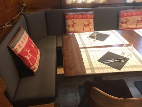 Coussins sur mesure pour banquette en Valais