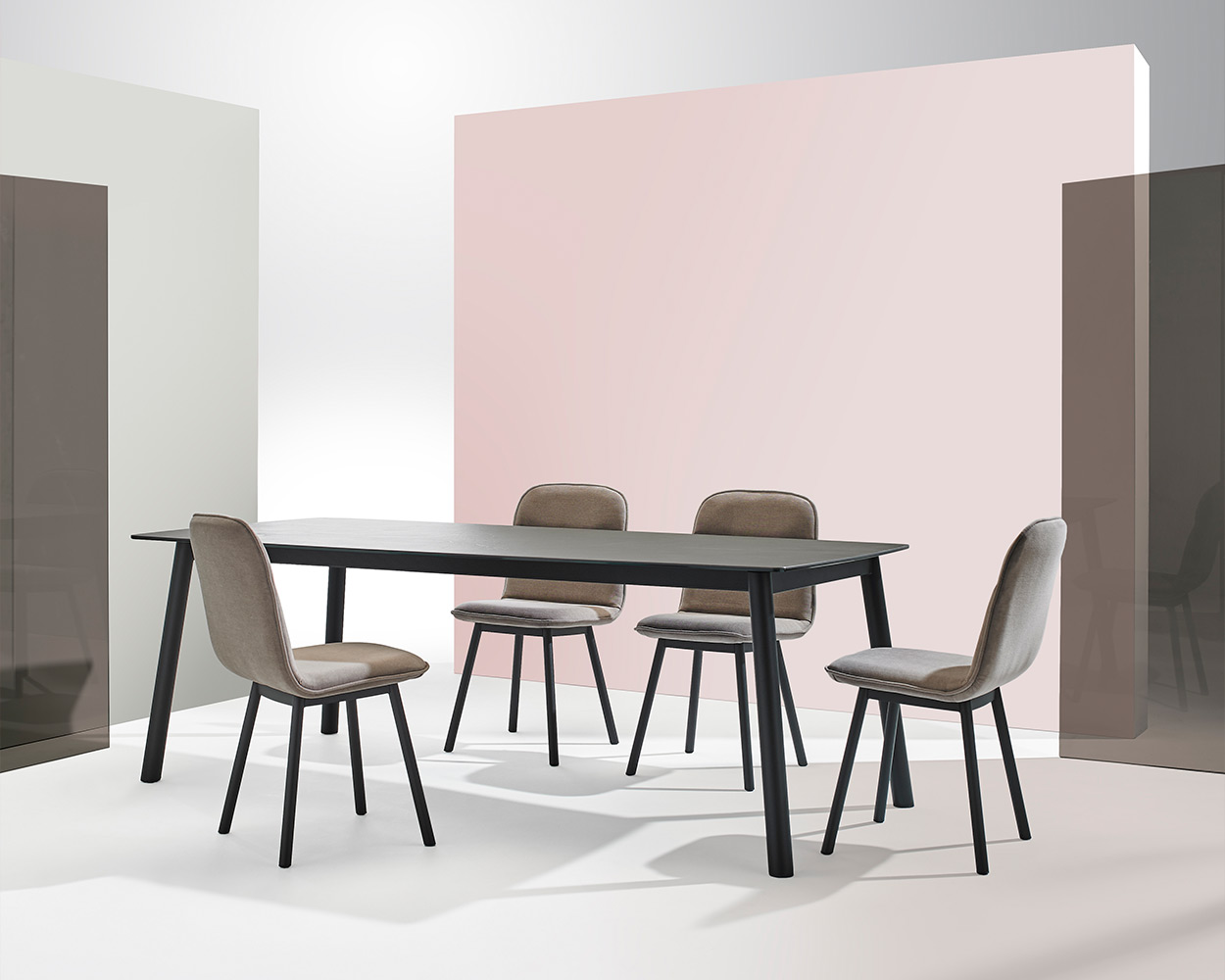 Mobliberica Table Köln – Image 3