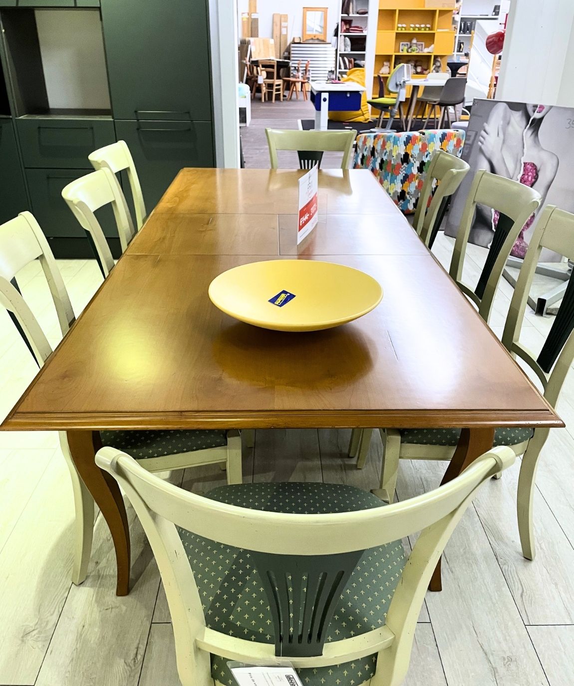 Table modèle MÉDAILLON réalisée en merisier – Image 2